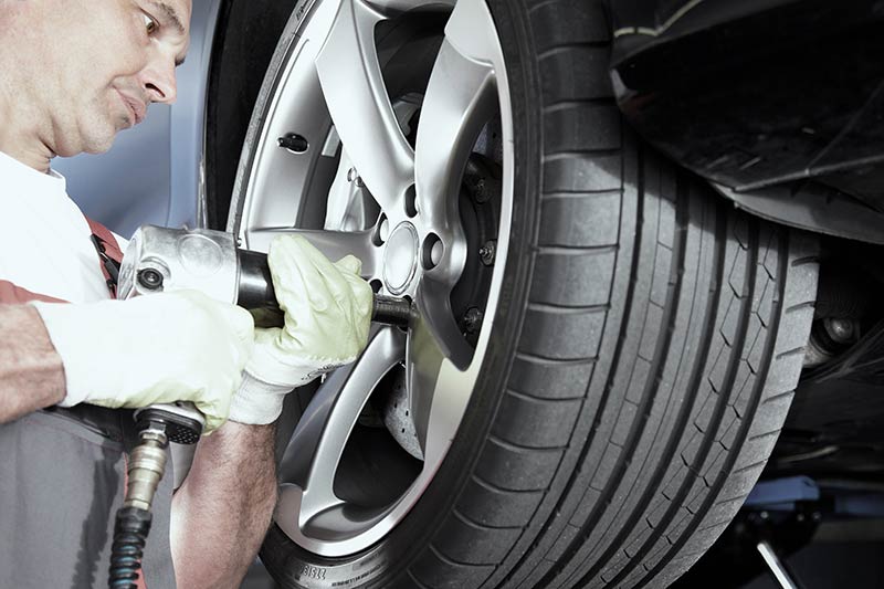 Automotive Refining and Manufacturing Center Wheel Fixing | Formel D