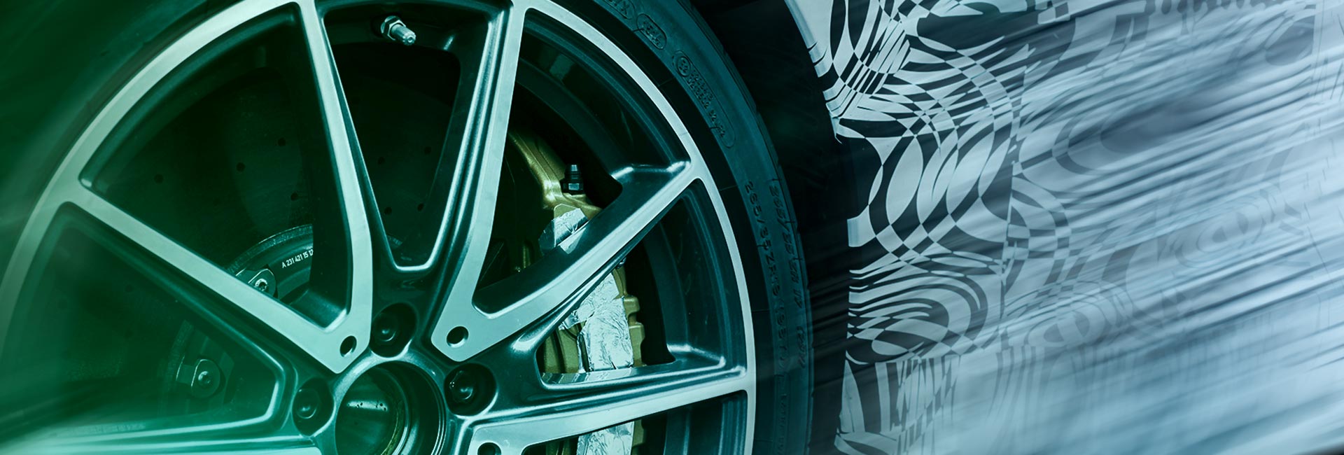 Formel D provozuje testovací centra vozidel, aby výrobcům vozidel dokázala poskytovat ekonomicky schůdná řešení testování vozidel.